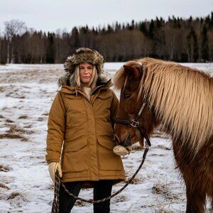 Fjallraven Nuuk Parka in Buckwheat Brown in XS